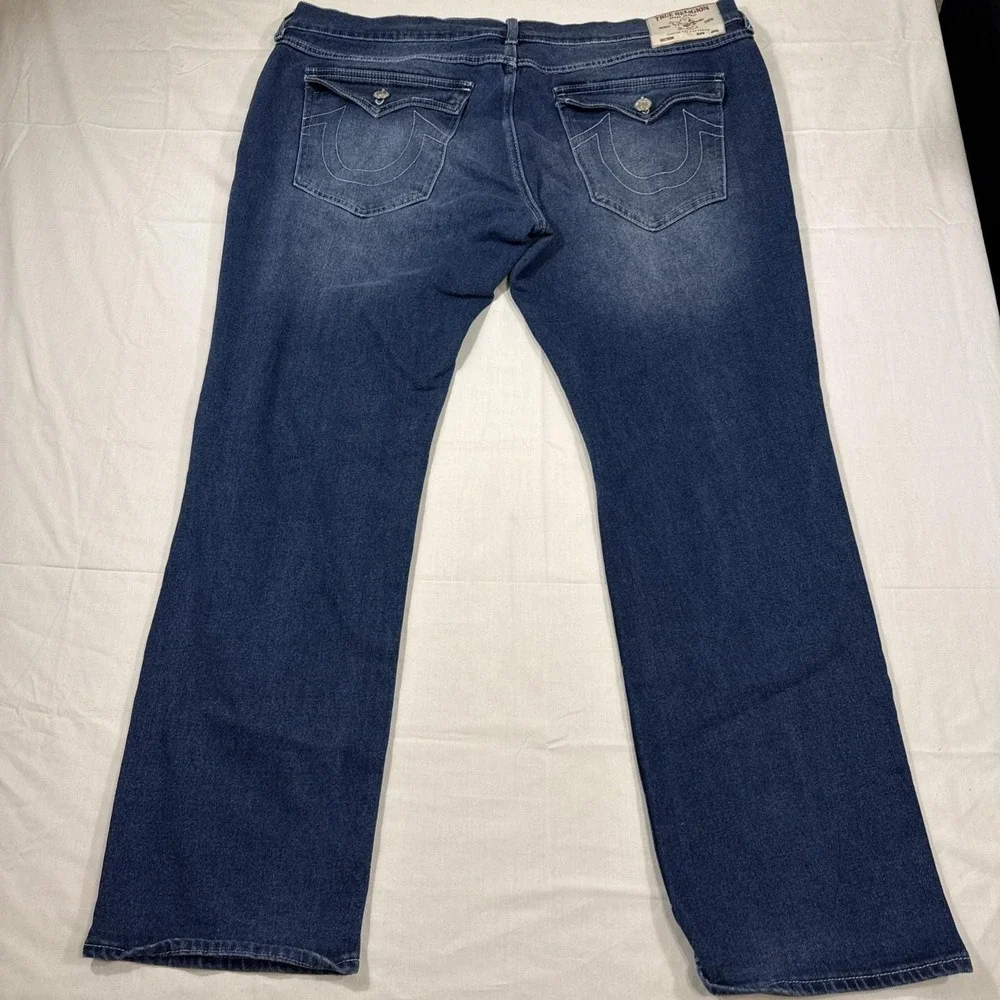 jEANS sTRAIGHT True Religion ricky fLAP  mens 40x31  mEDIUM wASH wHISKERING